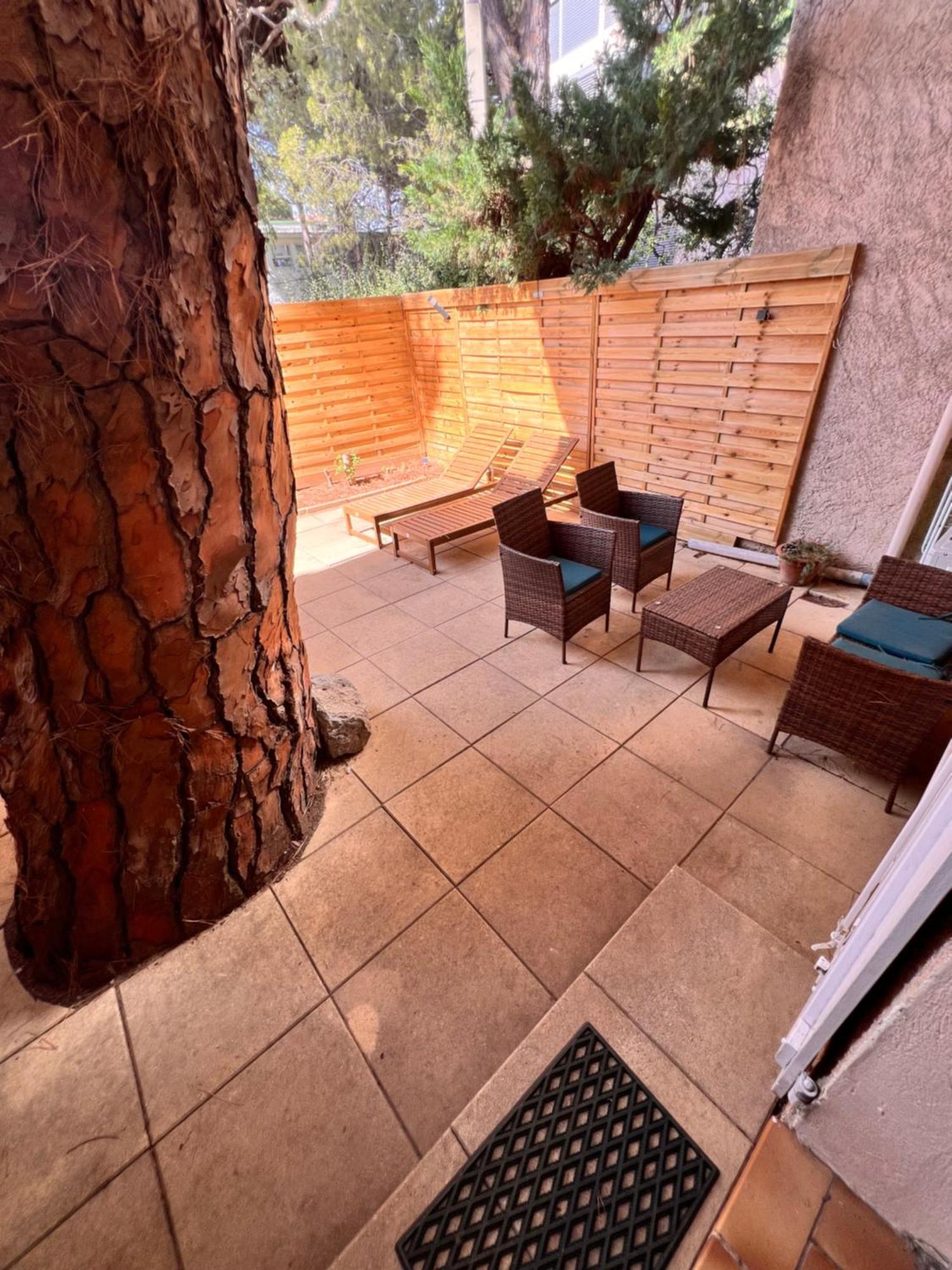 Sympathique Studio En Rez De Jardin Dans Residence Hyères Екстериор снимка